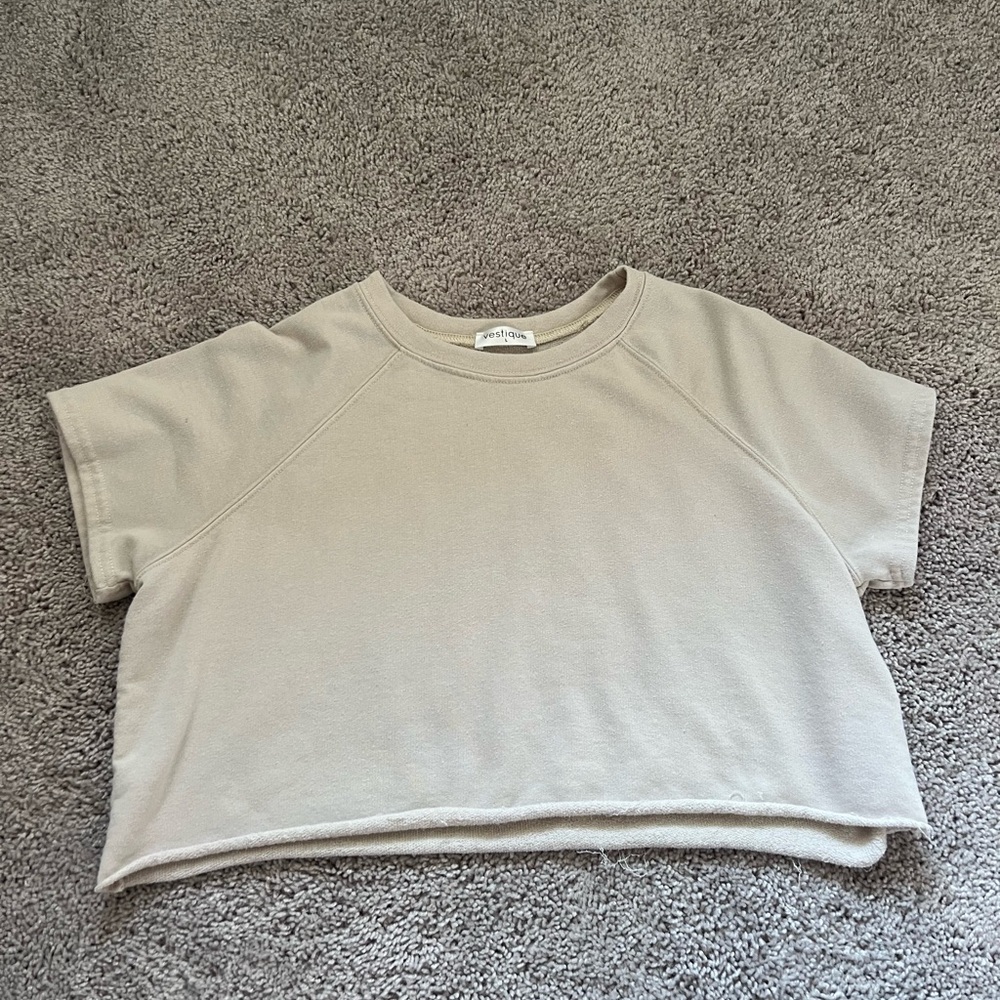 Vestique Beige Cropped Short Sleeve Tee